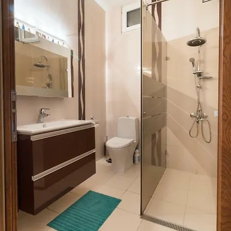 Apartman The Rocky House - & Private 2bdr By Flat Mаnager